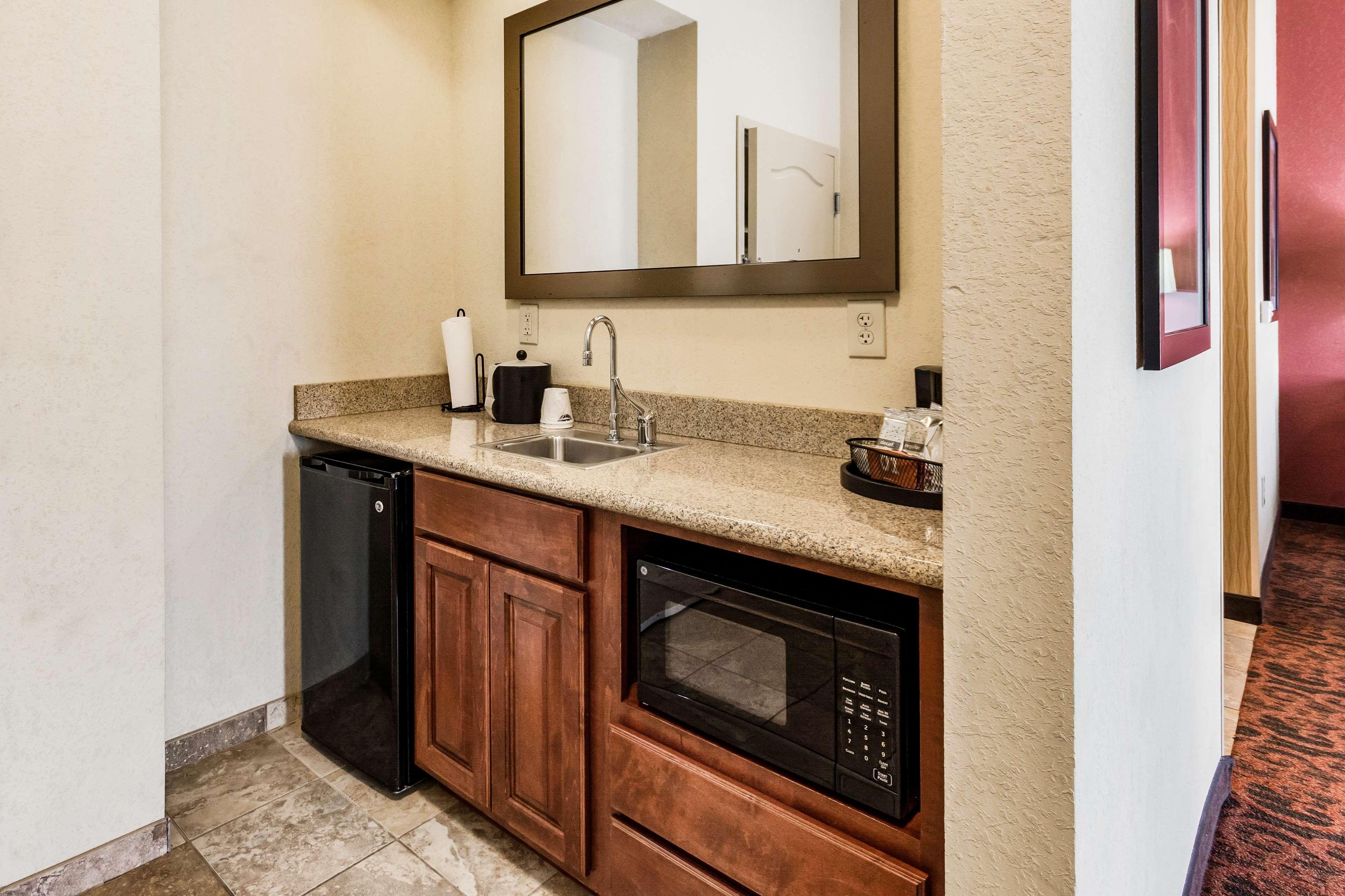 Hampton Inn Derby-Wichita Southeast Экстерьер фото